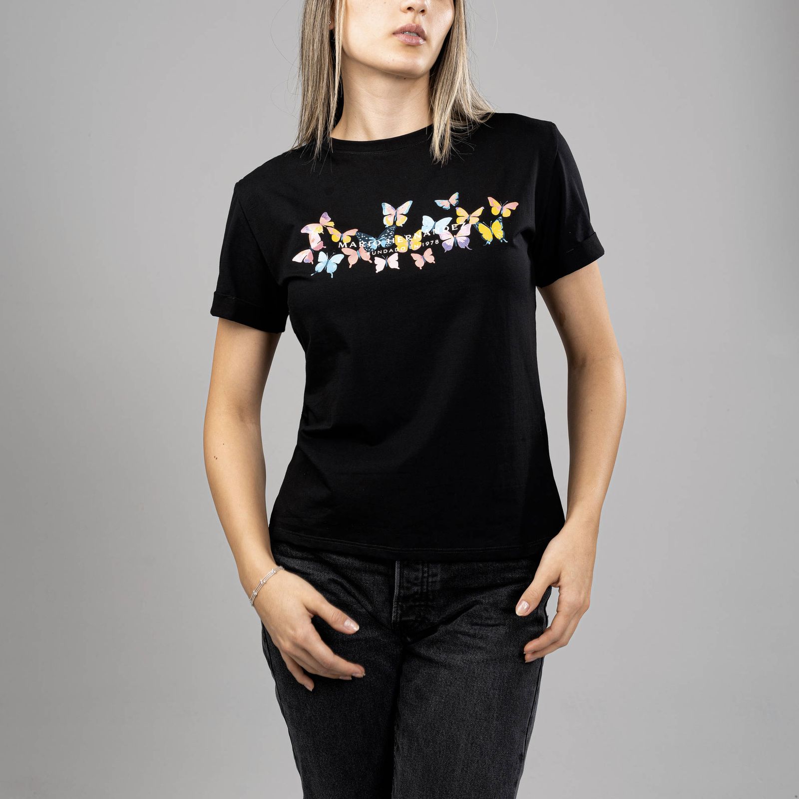 Camiseta Farfalla Negro Tierra Arriba