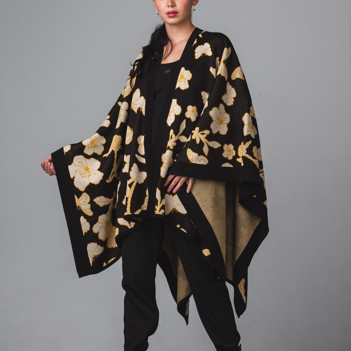 Ruana Selene Negro Cloud