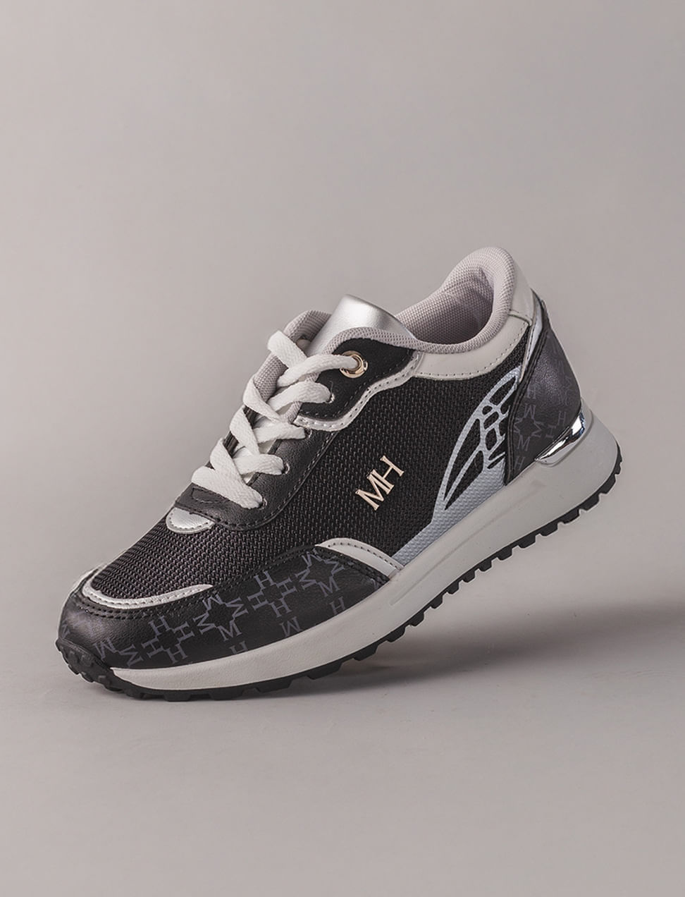 Tenis Delta Negro Plata